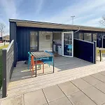 Apartamento 2 Bedroom Awesome In *