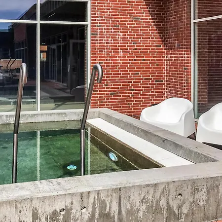 2 Bedroom Awesome In *