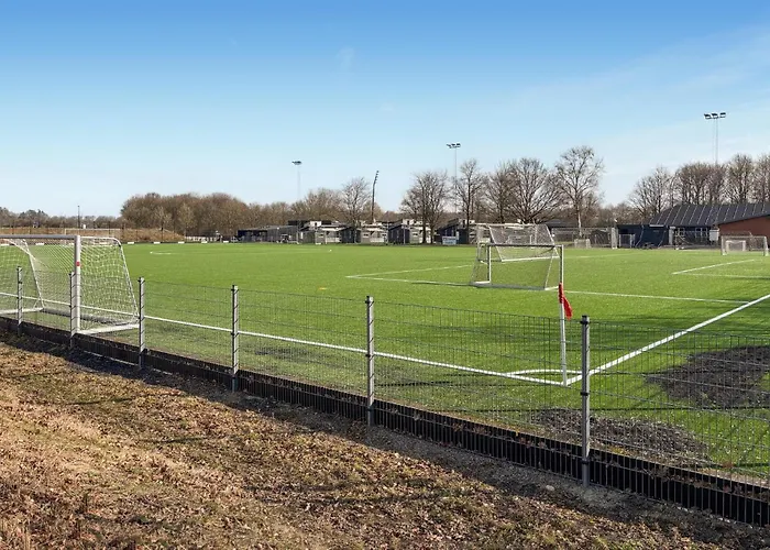 2 Bedroom Awesome In Apartamento Vejen