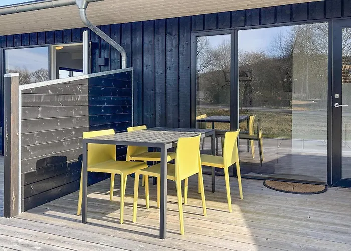 2 Bedroom Awesome In Appartement