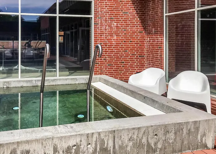 2 Bedroom Awesome In *